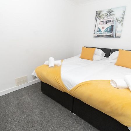 Business Friendly 3Br Home - King Size Beds & Centrally Located 스완지 외부 사진