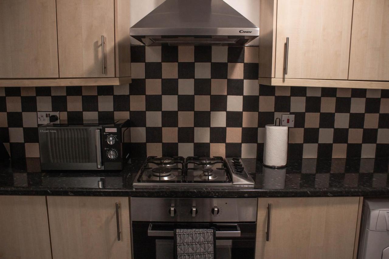 Business Friendly 3Br Home - King Size Beds & Centrally Located 스완지 외부 사진