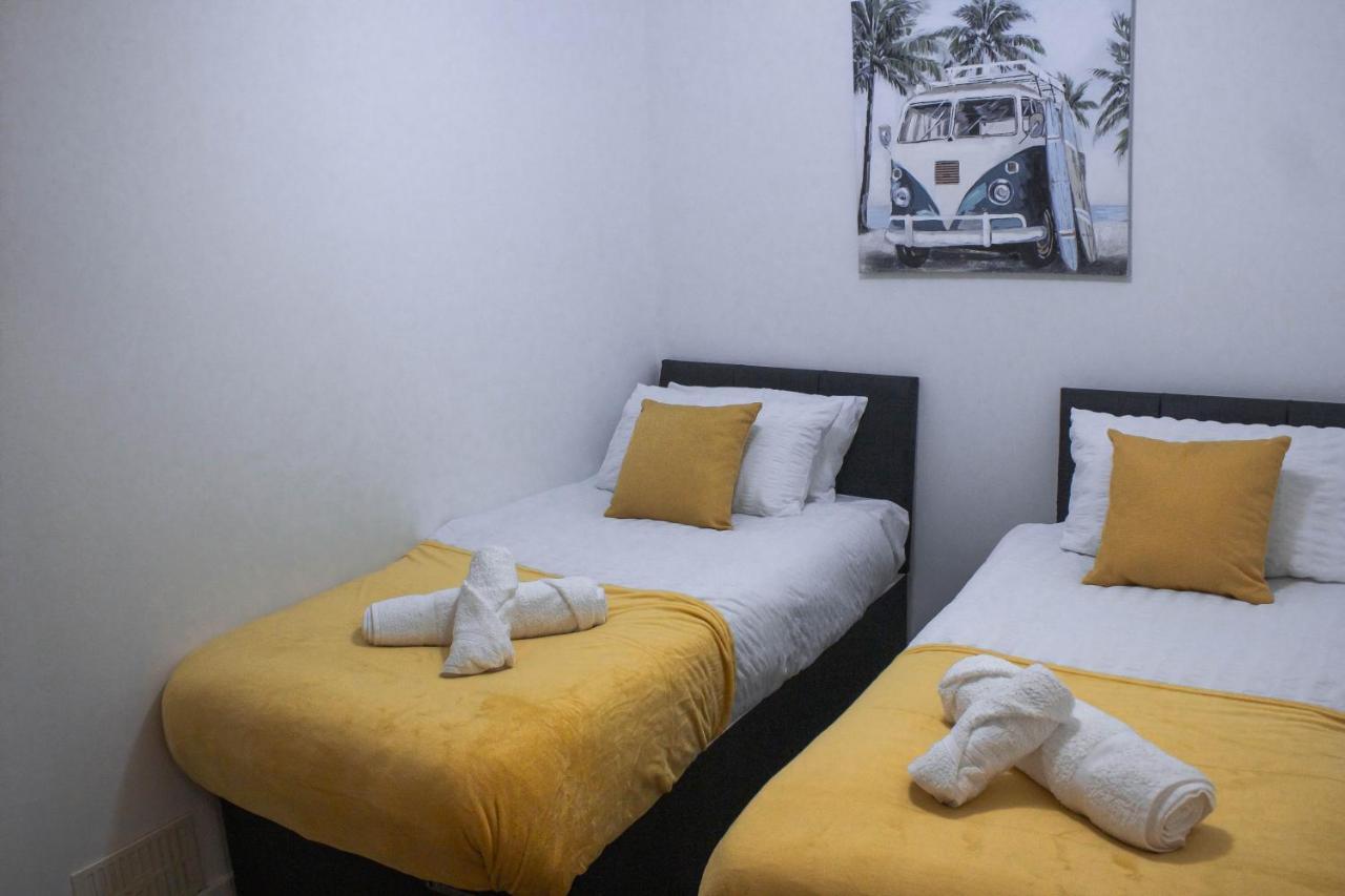 Business Friendly 3Br Home - King Size Beds & Centrally Located 스완지 외부 사진