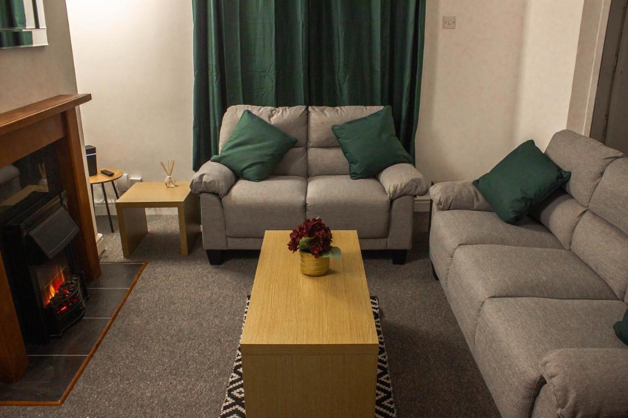 Business Friendly 3Br Home - King Size Beds & Centrally Located 스완지 외부 사진