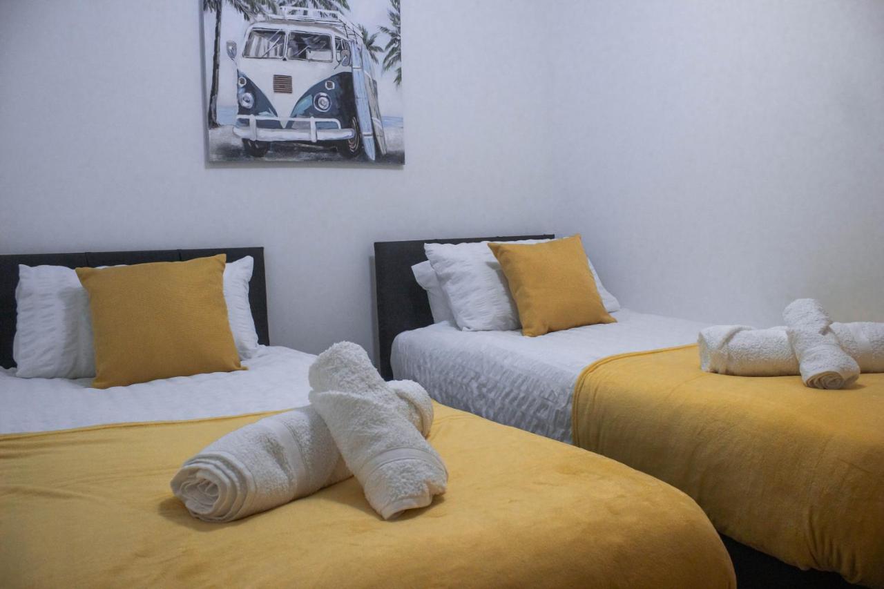 Business Friendly 3Br Home - King Size Beds & Centrally Located 스완지 외부 사진