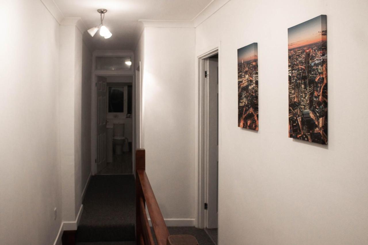 Business Friendly 3Br Home - King Size Beds & Centrally Located 스완지 외부 사진