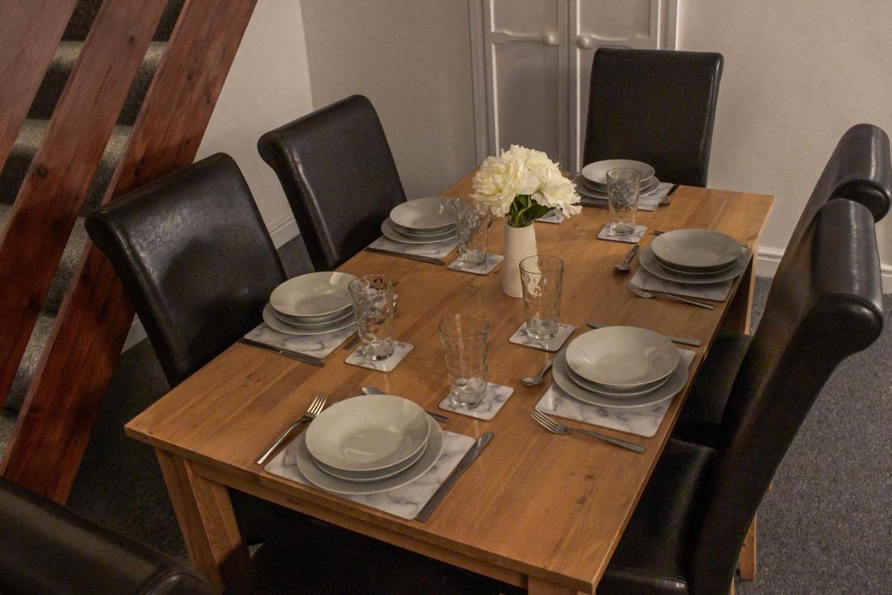 Business Friendly 3Br Home - King Size Beds & Centrally Located 스완지 외부 사진