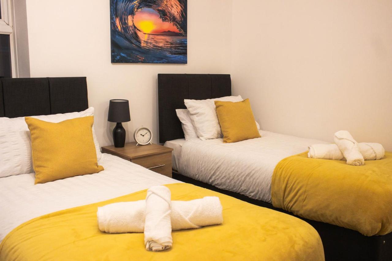 Business Friendly 3Br Home - King Size Beds & Centrally Located 스완지 외부 사진