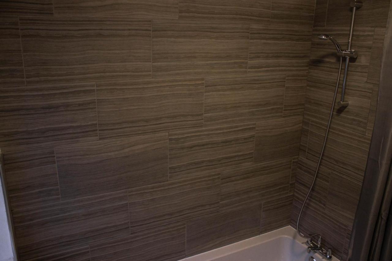 Business Friendly 3Br Home - King Size Beds & Centrally Located 스완지 외부 사진