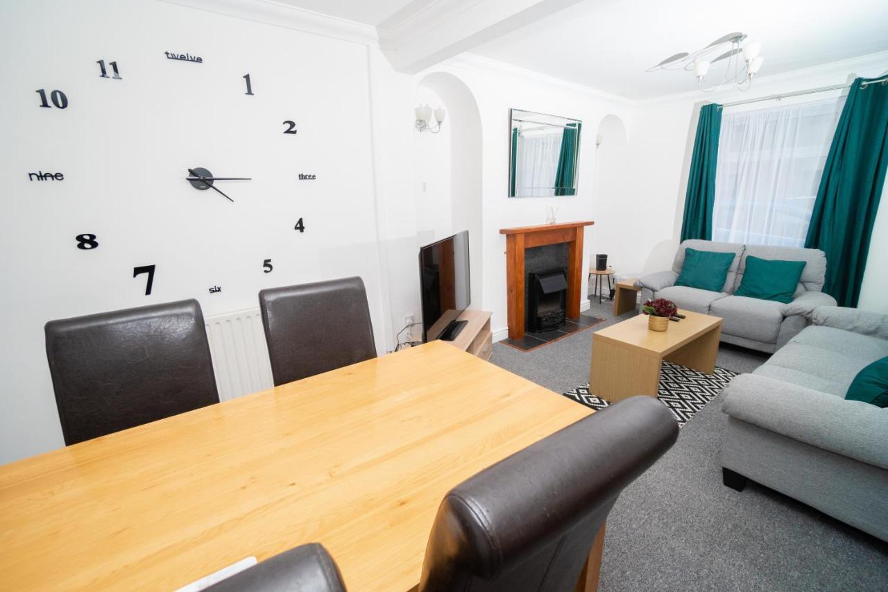 Business Friendly 3Br Home - King Size Beds & Centrally Located 스완지 외부 사진