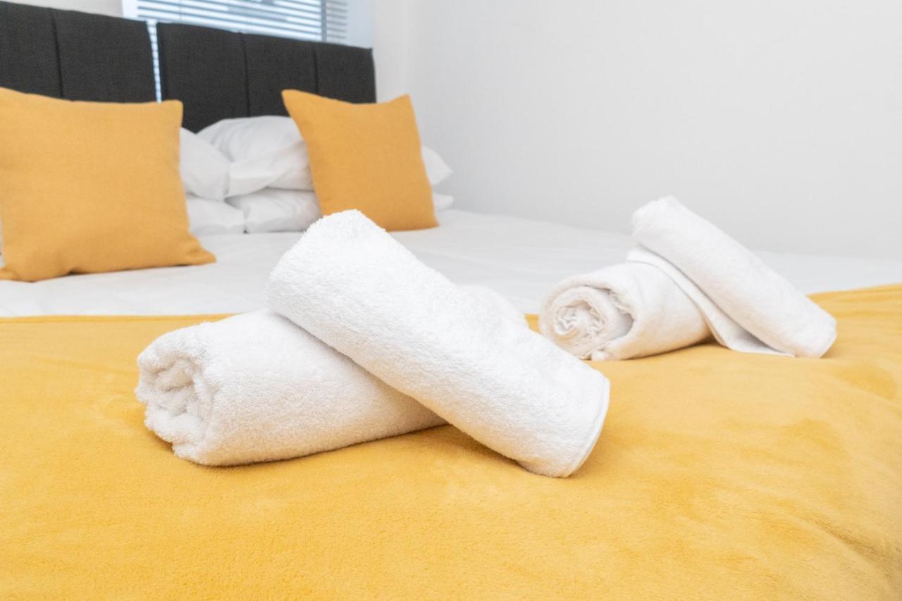 Business Friendly 3Br Home - King Size Beds & Centrally Located 스완지 외부 사진